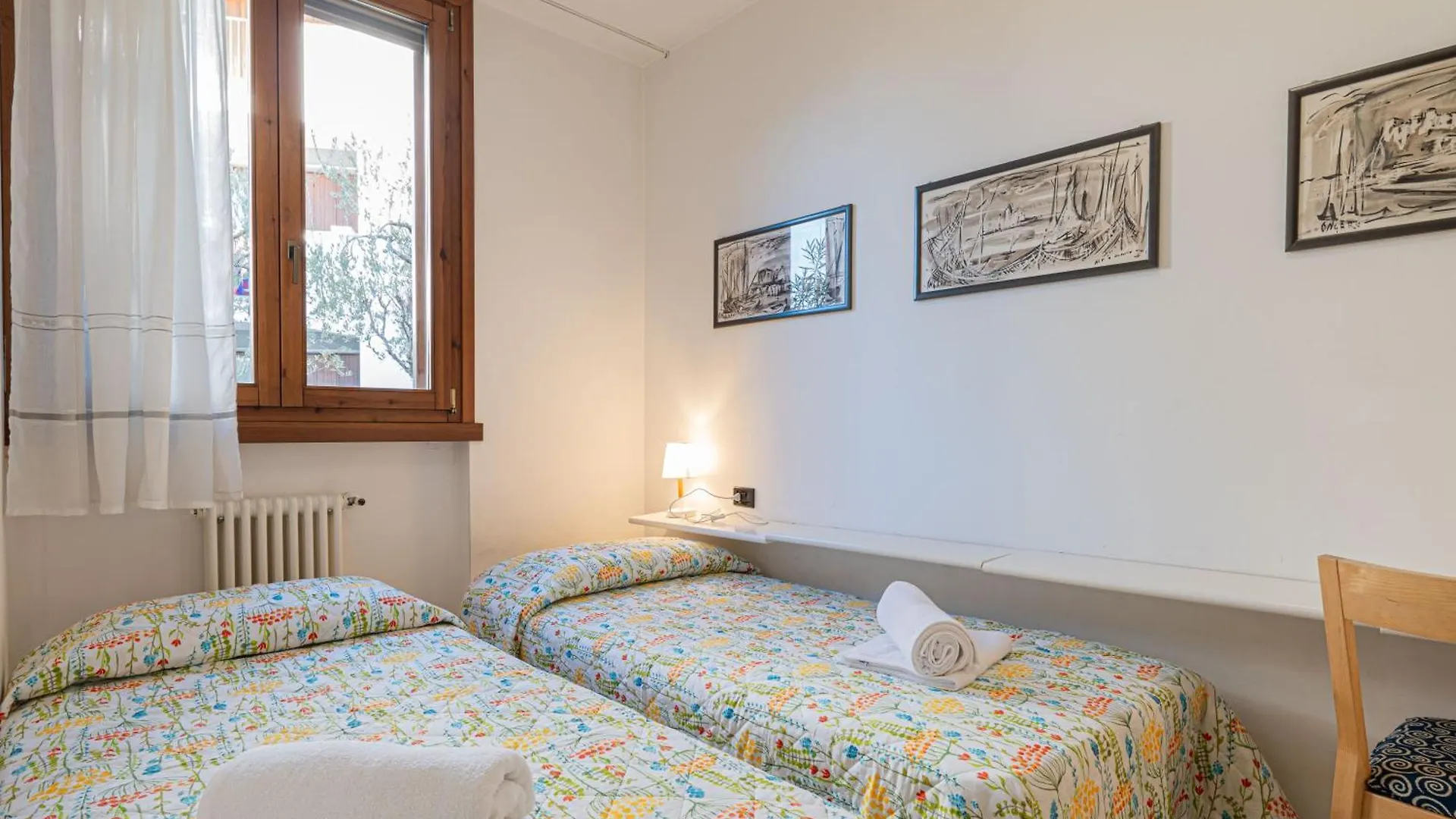 Susan S House Malcesine 0*,